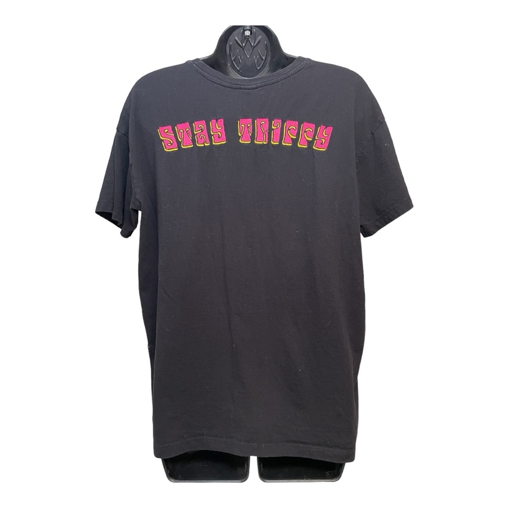 Women’s medium Vibe N graphic T-shirt. Preowned embroidered on the back PTP 22